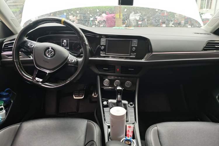 Used Volkswagen Sagitar 2020 280TSI DSG Comfort Version China VI Standard Center Console
