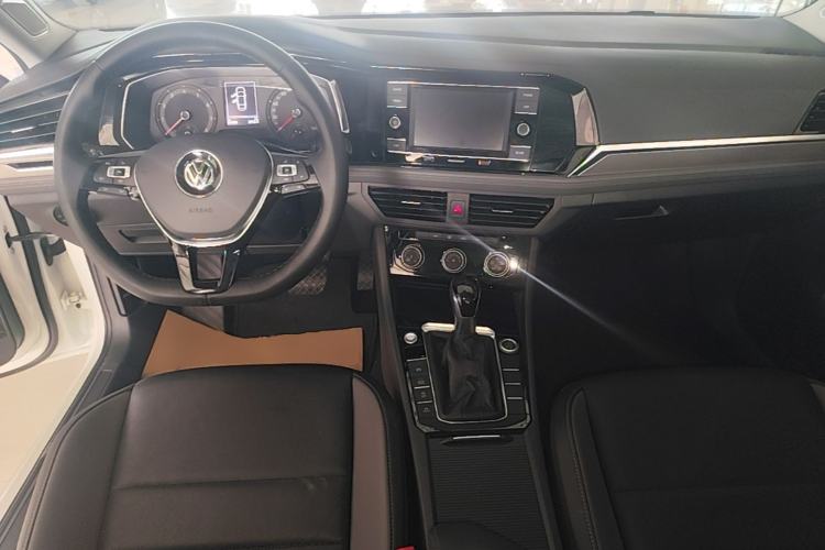 Used Volkswagen Sagitar 2020 280TSI DSG Comfort Version China VI Standard Center Console