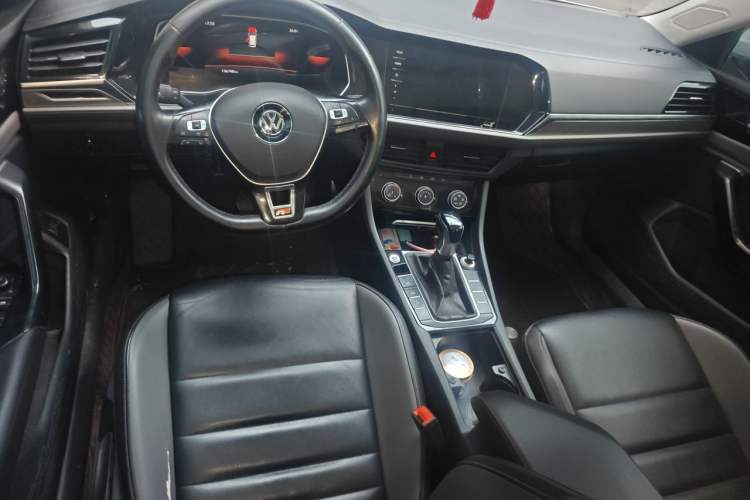 Used Volkswagen Sagitar 2020 280TSI DSG Comfort Version China VI Standard Center Console