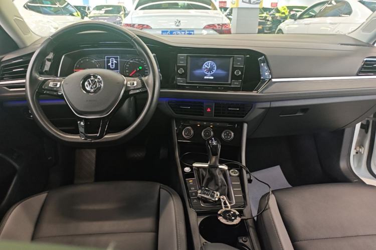 Used Volkswagen Sagitar 2020 280TSI DSG Comfort Version China VI Standard Center Console