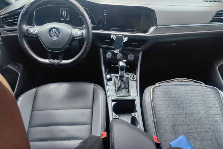Used Volkswagen Sagitar 2020 280TSI DSG Comfort Version China VI Standard Center Console