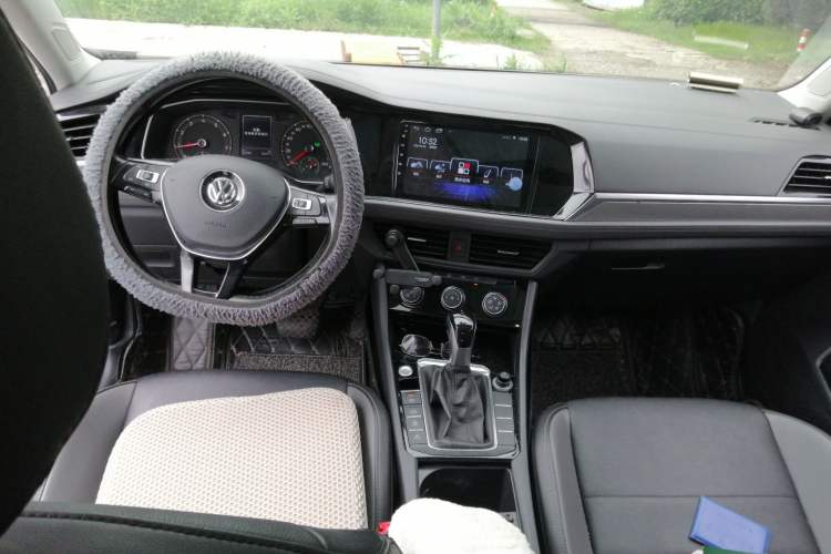 Used Volkswagen Sagitar 2020 280TSI DSG Comfort Version China VI Standard Center Console