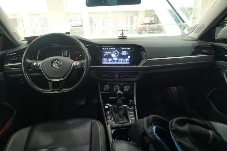 Used Volkswagen Sagitar 2020 200TSI DSG Comfort Version China VI Standard Center Console