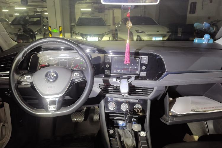 Used Volkswagen Sagitar 2020 280TSI DSG Comfort Version China VI Standard Center Console