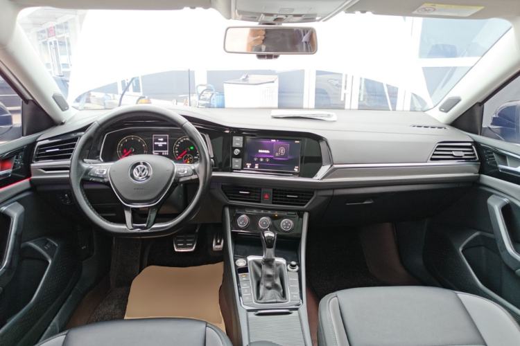 Used Volkswagen Sagitar 2020 280TSI DSG Comfort Version China VI Standard Center Console