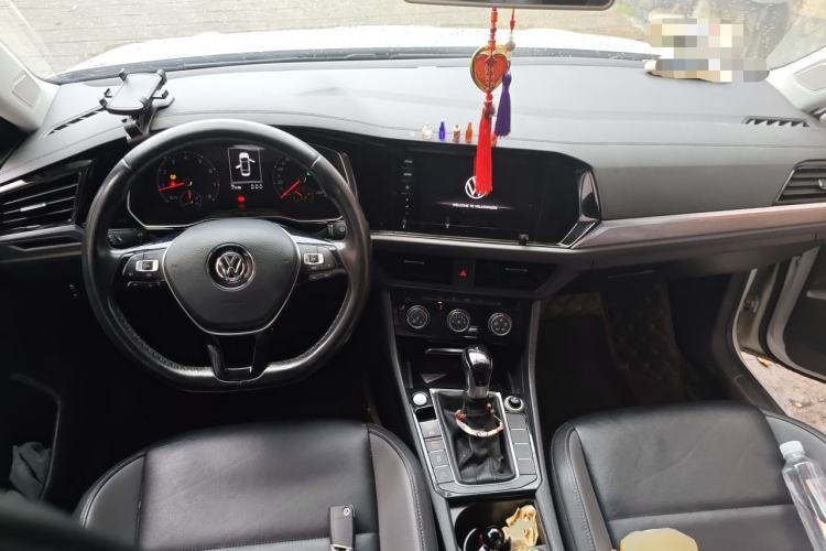 Used Volkswagen Sagitar 2020 200TSI DSG Comfort Version China VI Standard Center Console