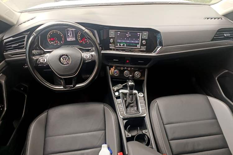 Used Volkswagen Sagitar 2020 280TSI DSG Comfort Version China VI Standard Center Console