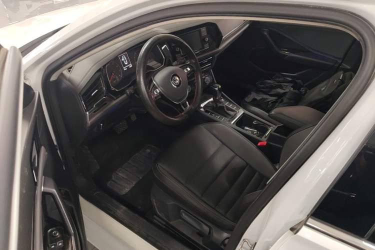 Used Volkswagen Sagitar 2020 200TSI DSG Comfort Version China VI Standard Driver Seat