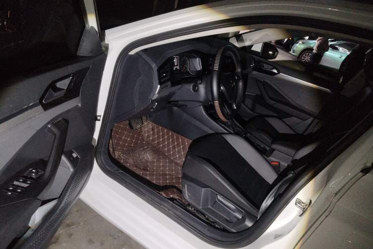 Used Volkswagen Sagitar 2020 200TSI DSG Comfort Version China VI Standard Driver Seat