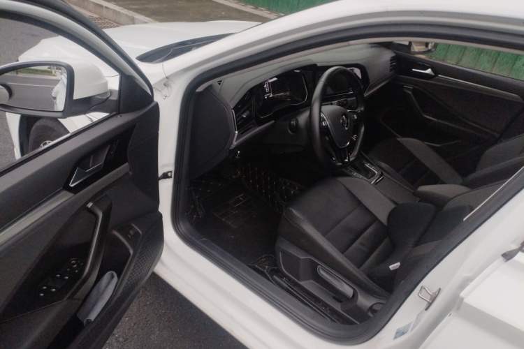 Used Volkswagen Sagitar 2020 200TSI DSG Comfort Version China VI Standard Driver Seat