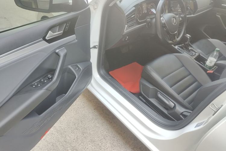 Used Volkswagen Sagitar 2020 200TSI DSG Comfort Version China VI Standard Driver Seat