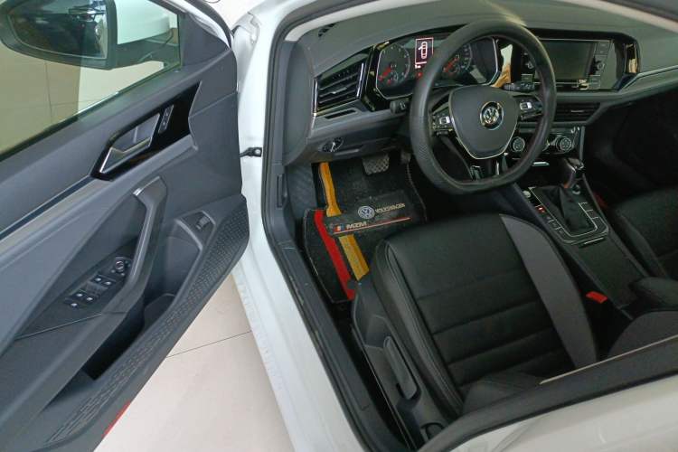 Used Volkswagen Sagitar 2020 200TSI DSG Comfort Version China VI Standard Driver Seat