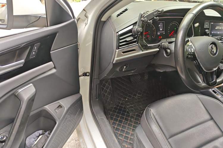 Used Volkswagen Sagitar 2020 200TSI DSG Comfort Version China VI Standard Driver Seat