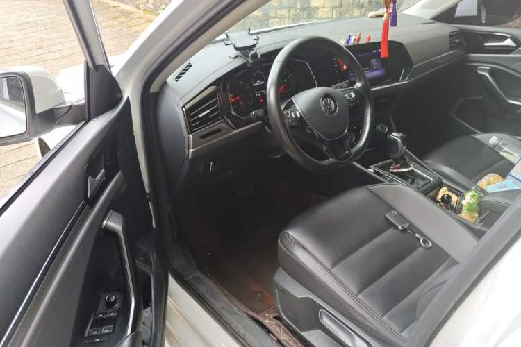 Used Volkswagen Sagitar 2020 200TSI DSG Comfort Version China VI Standard Driver Seat