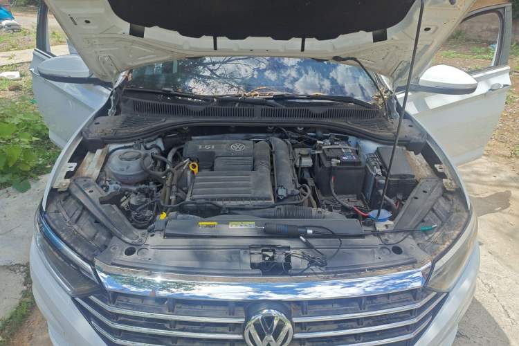 Used Volkswagen Sagitar 2020 200TSI DSG Comfort Version China VI Standard Engine Bay