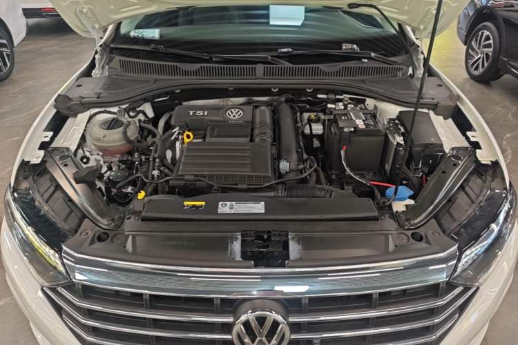 Used Volkswagen Sagitar 2020 280TSI DSG Comfort Version China VI Standard Engine Bay