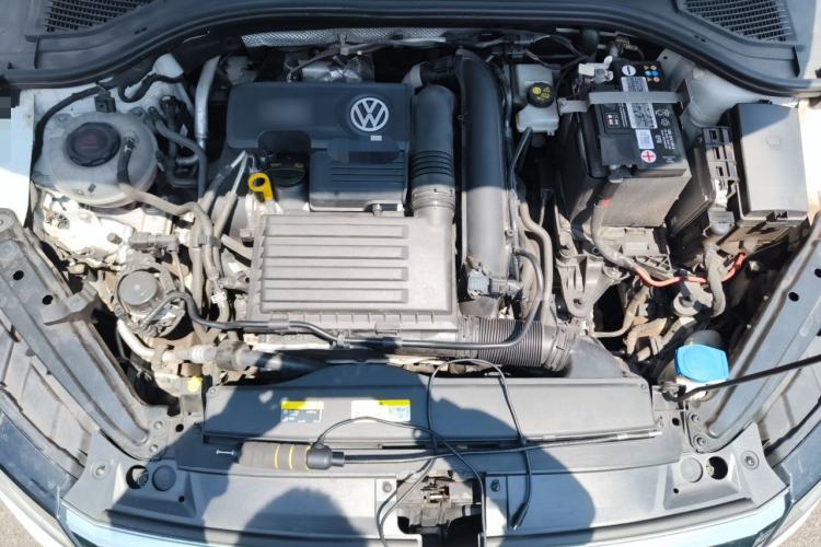 Used Volkswagen Sagitar 2020 200TSI DSG Comfort Version China VI Standard Engine Bay