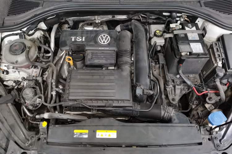 Used Volkswagen Sagitar 2020 280TSI DSG Luxury Version China VI Standard Engine Bay