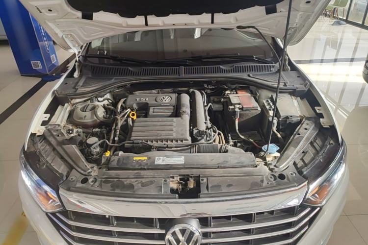 Used Volkswagen Sagitar 2020 200TSI DSG Comfort Version China VI Standard Engine Bay