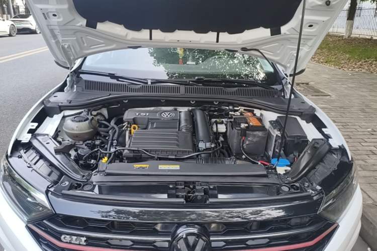 Used Volkswagen Sagitar 2020 280TSI DSG Comfort Version China VI Standard Engine Bay
