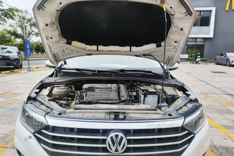 Used Volkswagen Sagitar 2020 280TSI DSG Comfort Version China VI Standard Engine Bay