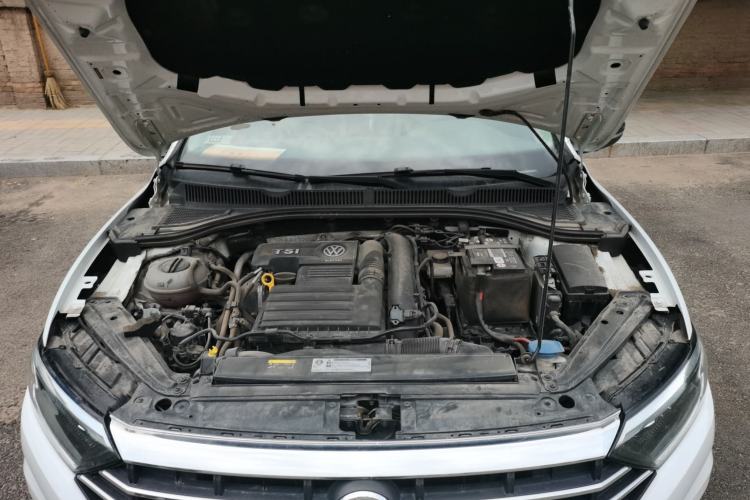 Used Volkswagen Sagitar 2020 200TSI DSG Comfort Version China VI Standard Engine Bay