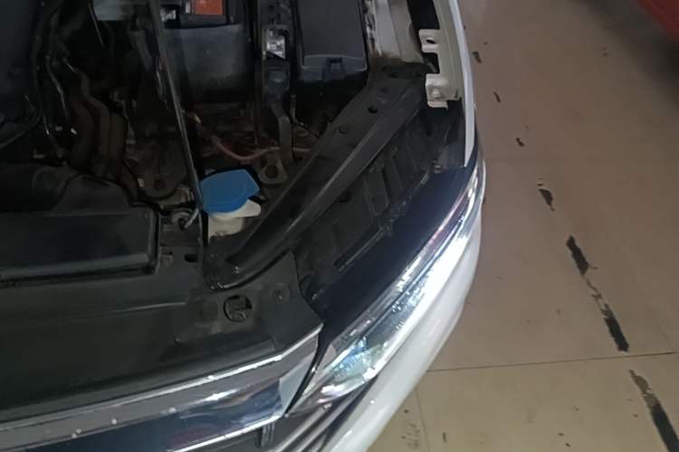 Used Volkswagen Sagitar 2020 280TSI DSG Comfort Version China VI Standard Engine Bay Left