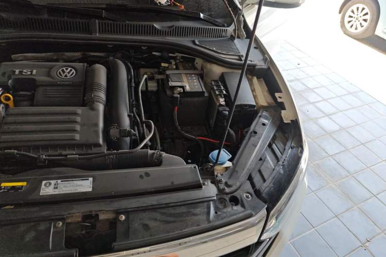 Used Volkswagen Sagitar 2020 280TSI DSG Luxury Version China VI Standard Engine Bay Left