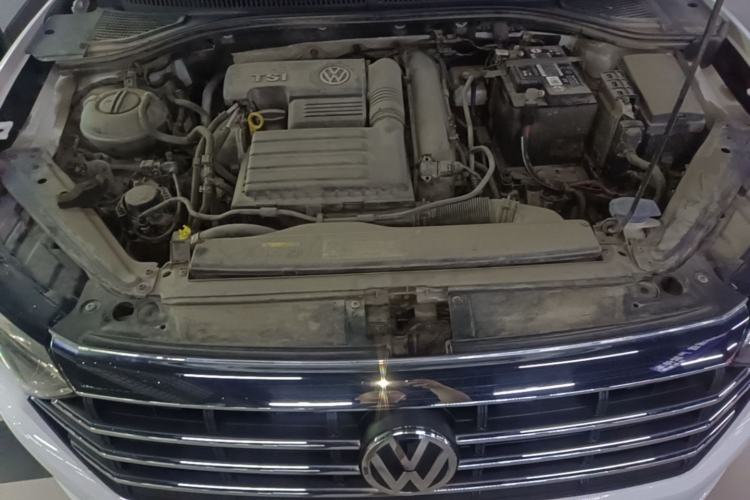 Used Volkswagen Sagitar 2020 280TSI DSG Luxury Version China VI Standard Engine Bay