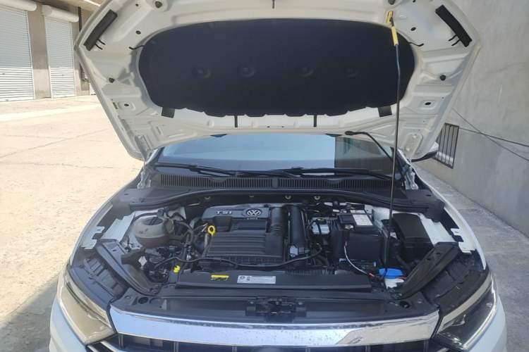 Used Volkswagen Sagitar 2020 200TSI DSG Comfort Version China VI Standard Engine Bay