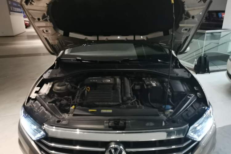 Used Volkswagen Sagitar 2020 200TSI DSG Comfort Version China VI Standard Engine Bay