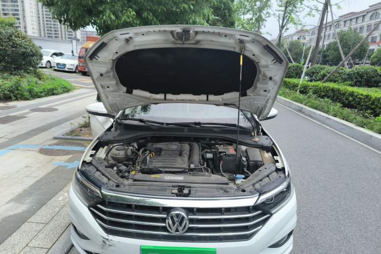 Used Volkswagen Sagitar 2020 200TSI DSG Comfort Version China VI Standard Engine Bay