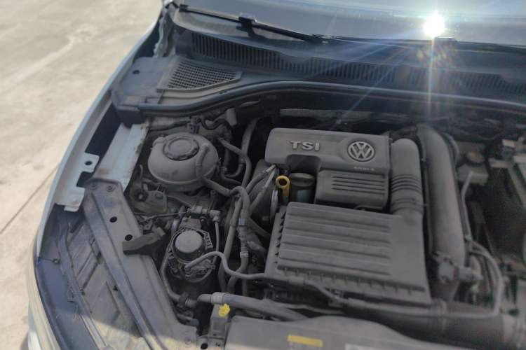 Used Volkswagen Sagitar 2020 280TSI DSG R-Line China VI Engine Bay Right