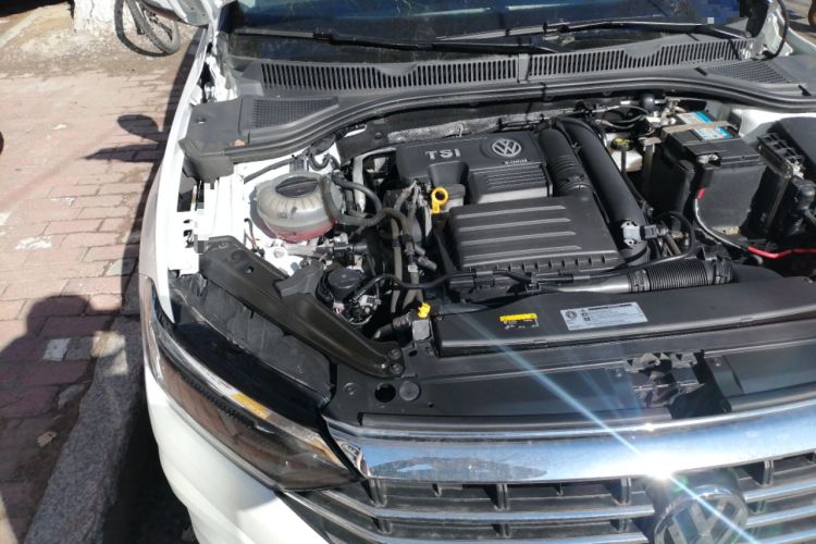 Used Volkswagen Sagitar 2020 200TSI DSG Comfort Version China VI Standard Engine Bay Right