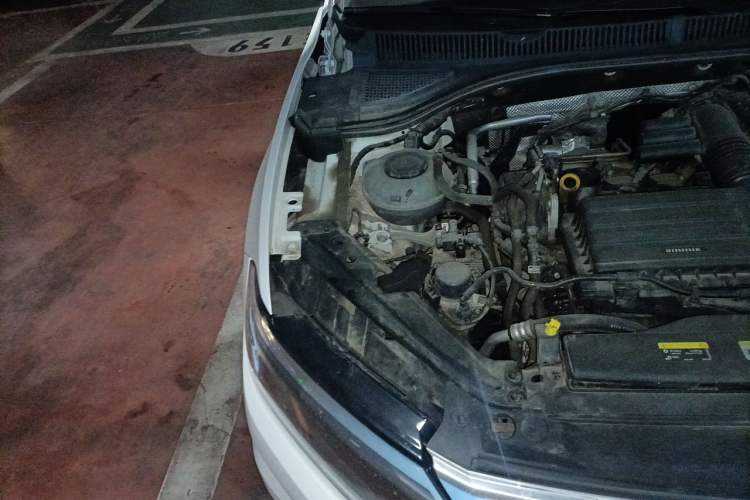 Used Volkswagen Sagitar 2020 280TSI DSG Comfort Version China VI Standard Engine Bay Right