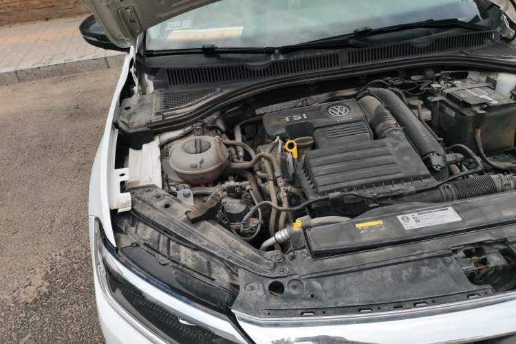 Used Volkswagen Sagitar 2020 200TSI DSG Comfort Version China VI Standard Engine Bay Right
