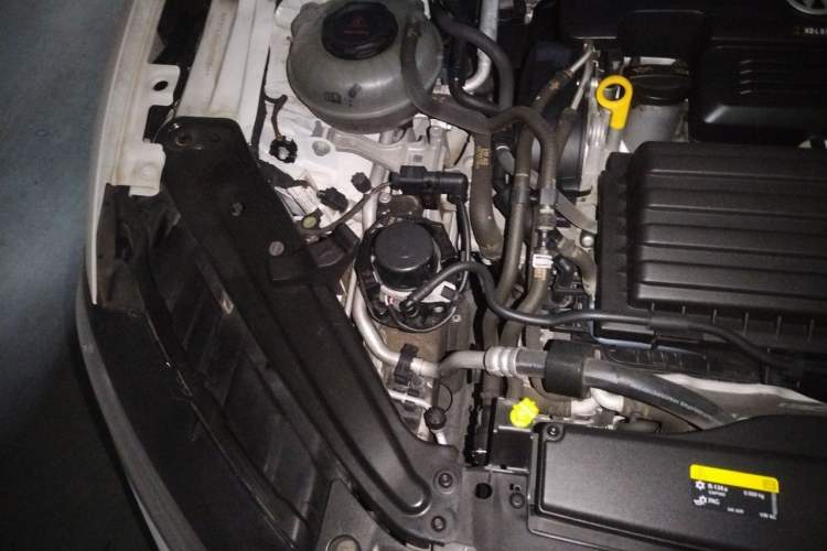 Used Volkswagen Sagitar 2020 200TSI DSG Comfort Version China VI Standard Engine Bay Right