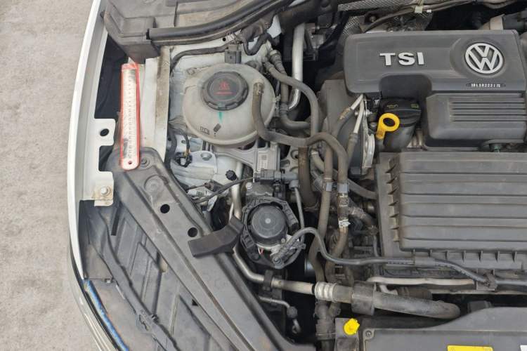 Used Volkswagen Sagitar 2020 200TSI DSG Comfort Version China VI Standard Engine Bay Right
