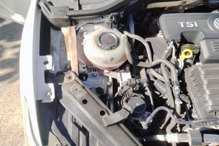 Used Volkswagen Sagitar 2020 200TSI DSG Comfort Version China VI Standard Engine Bay Right