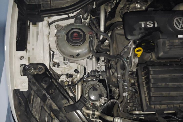 Used Volkswagen Sagitar 2020 280TSI DSG Comfort Version China VI Standard Engine Bay Right