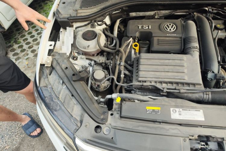 Used Volkswagen Sagitar 2020 280TSI DSG Comfort Version China VI Standard Engine Bay Right