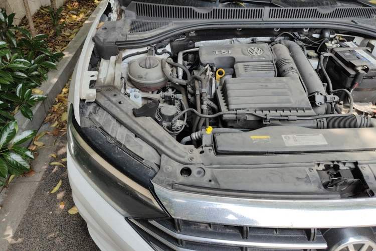 Used Volkswagen Sagitar 2020 280TSI DSG Comfort Version China VI Standard Engine Bay Right