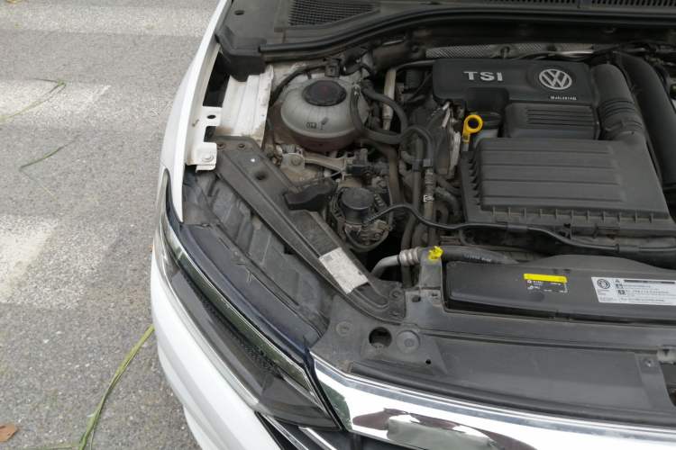 Used Volkswagen Sagitar 2020 280TSI DSG Comfort Version China VI Standard Engine Bay Right