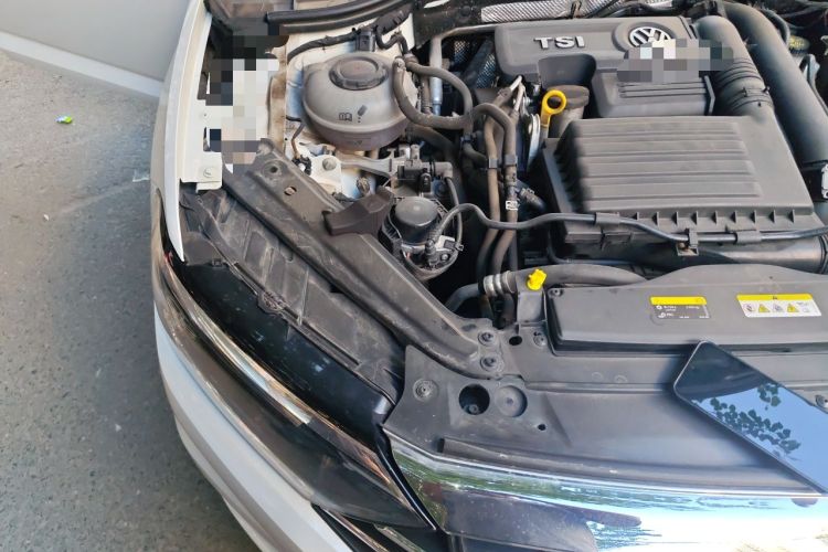 Used Volkswagen Sagitar 2020 280TSI DSG Comfort Version China VI Standard Engine Bay Right