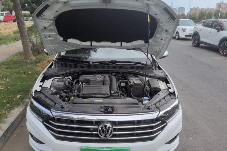 Used Volkswagen Sagitar 2020 200TSI DSG Fashion Edition China VI Standard Engine Bay