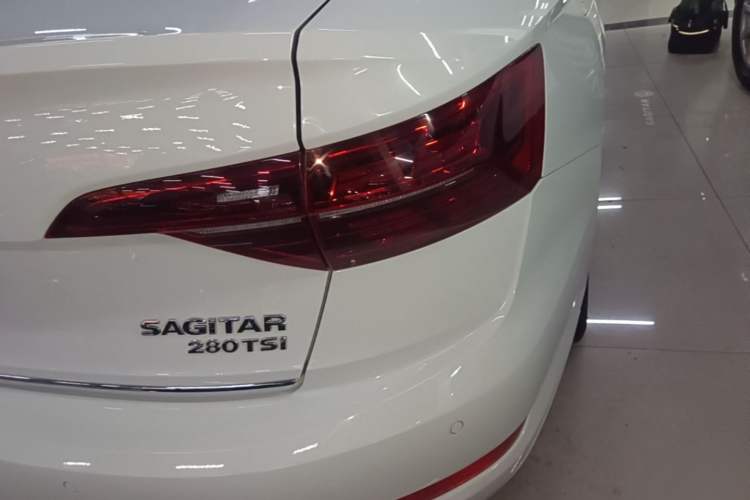 Used Volkswagen Sagitar 2020 280TSI DSG Luxury Version China VI Standard Exterior 3