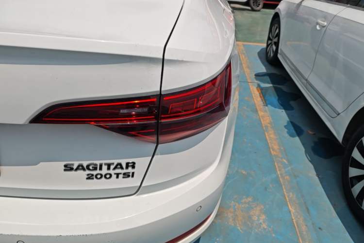 Used Volkswagen Sagitar 2020 200TSI DSG Comfort Version China VI Standard Exterior 3