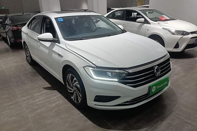 Used Volkswagen Sagitar 2020 280TSI DSG Comfort Version China VI Standard Front Right 45 Deg