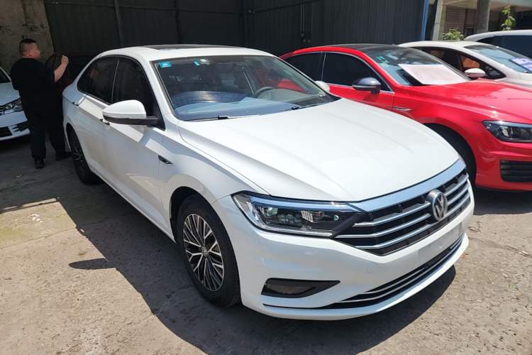 Used Volkswagen Sagitar 2020 280TSI DSG Comfort Version China VI Standard Front Right 45 Deg
