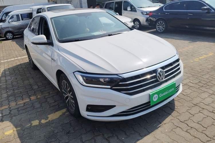 Used Volkswagen Sagitar 2020 200TSI DSG Comfort Version China VI Standard Front Right 45 Deg